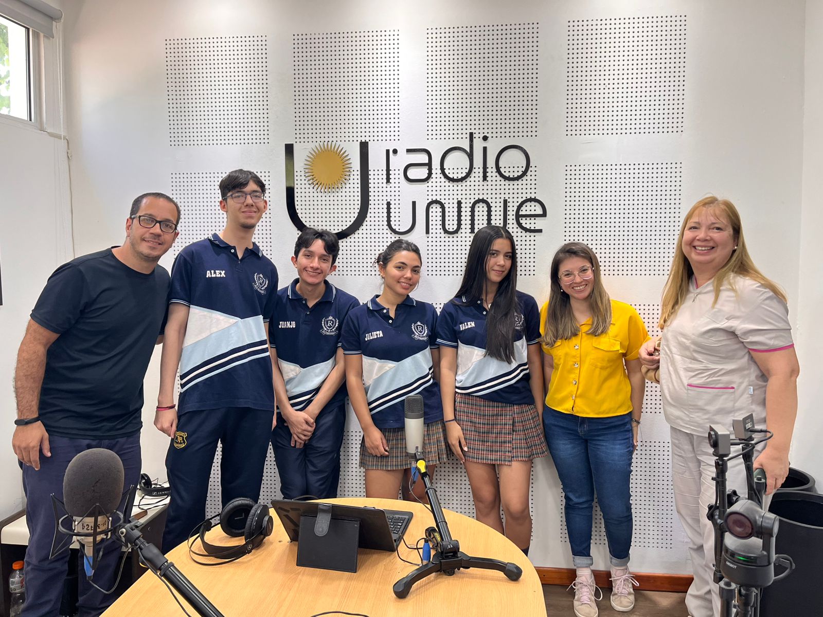 Compartiendo saberes: 6to. Año en la Radio